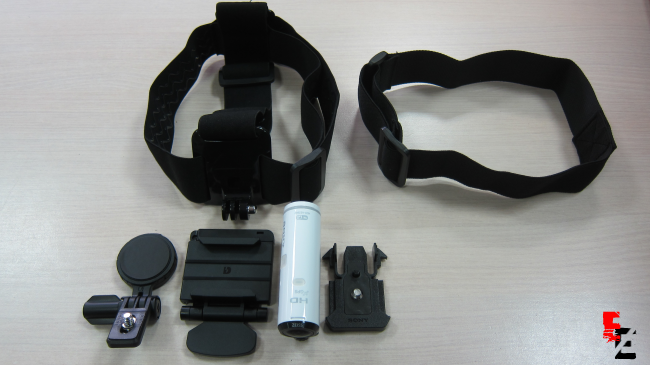 сравнение креплений SONY FDR-x3000 и GoPro